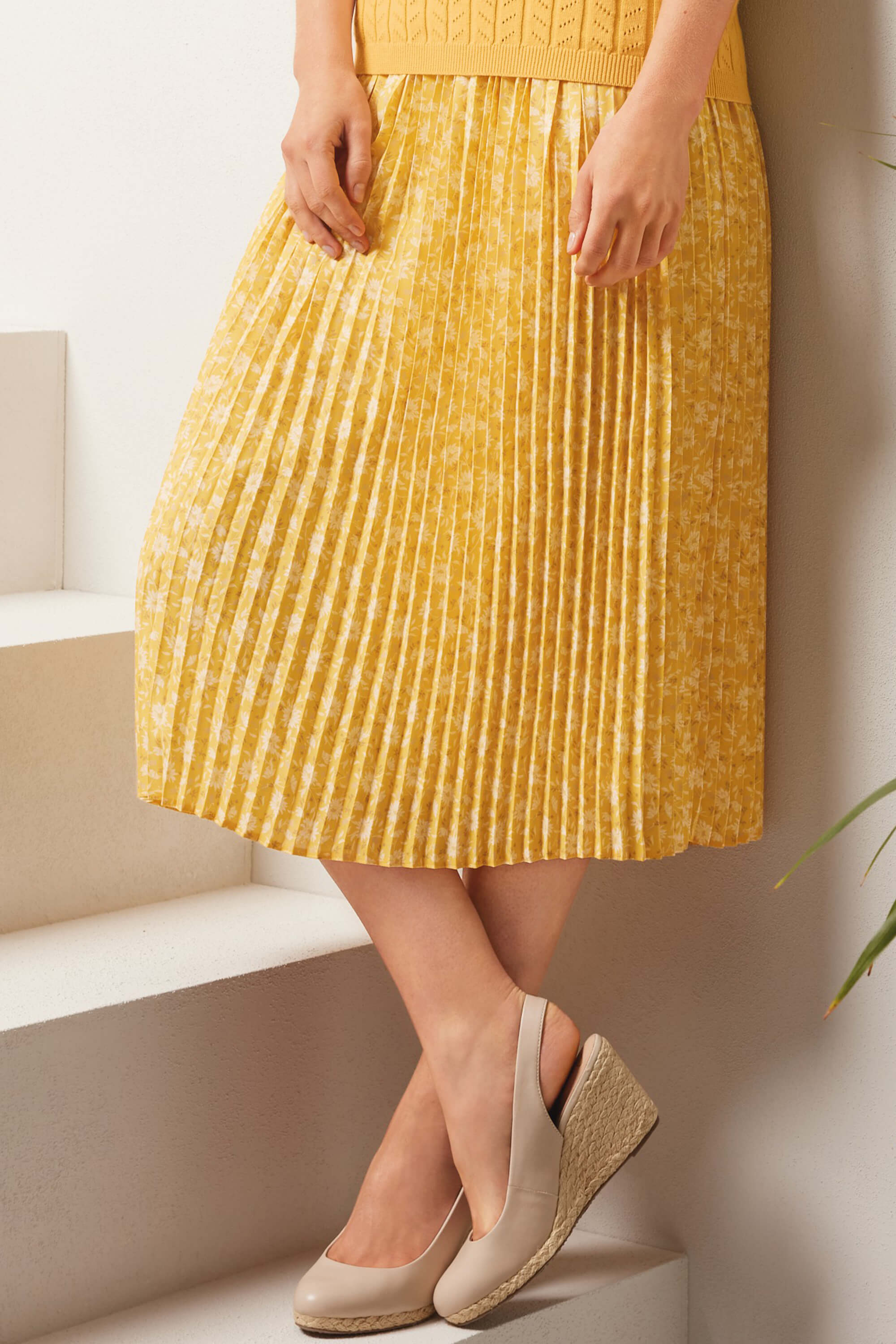 Gold pleated skirt anthropologie best sale